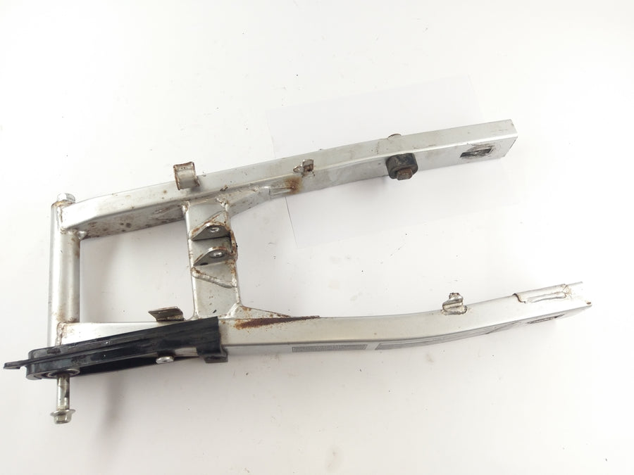 Honda CBR 125 JC34 [2006] - Schwinge takapyörän kääntö