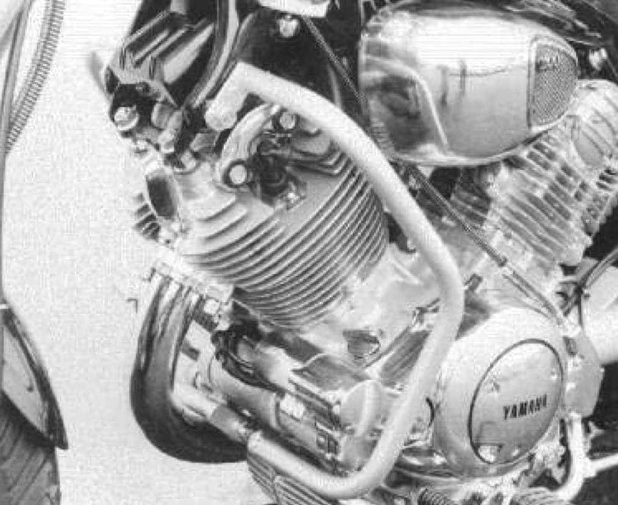 Yamaha XV 750 [1992-1999] - Moottorin suojauspalkki