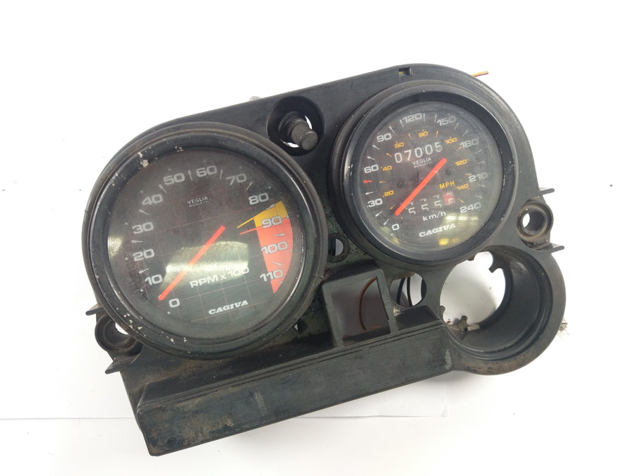 Ohjaamon varusteet Cagiva Alazzurra