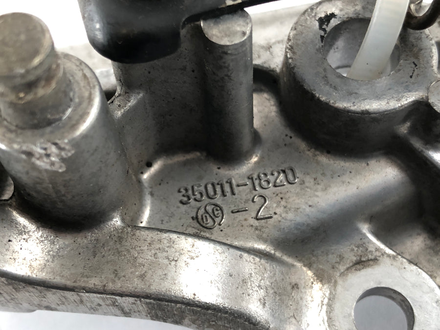 Kawasaki Zrx 1200 S ZRT20A [2003] - Jalantuen pidike oikealla jarrupolkimella