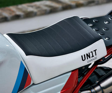 BMW R nineT 1200 Racer [2017-2020] - Vordere Sitzbank Kit aus Sky Weiß/Schwarz