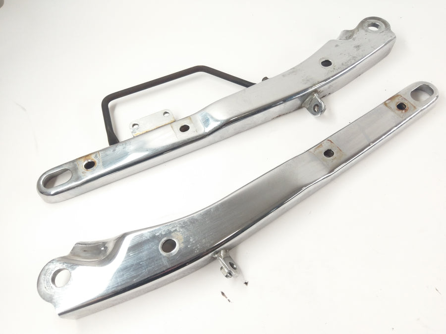Honda VT 1100 SC32 [1999] - Chrome Struts vasemmalle ja oikealle